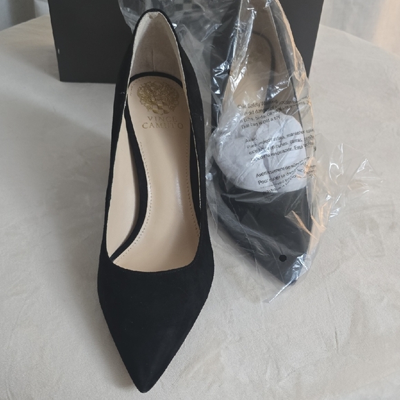 Vince Camuto Black Suede Heels - Picture 5 of 7